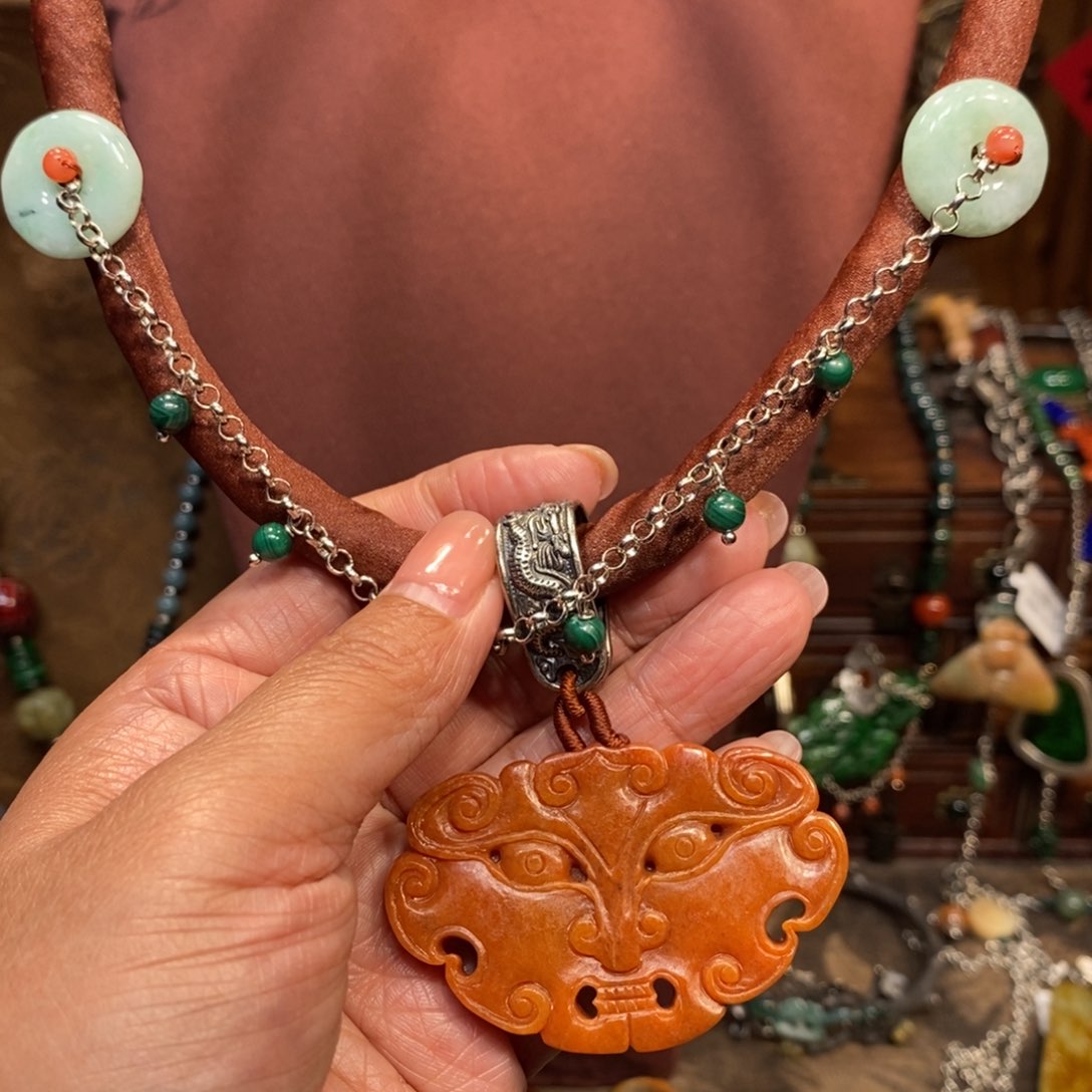 翡翠吊坠(赠链)未镶嵌