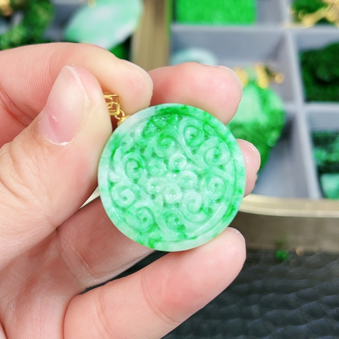 翡翠项链18K金镶嵌吊坠