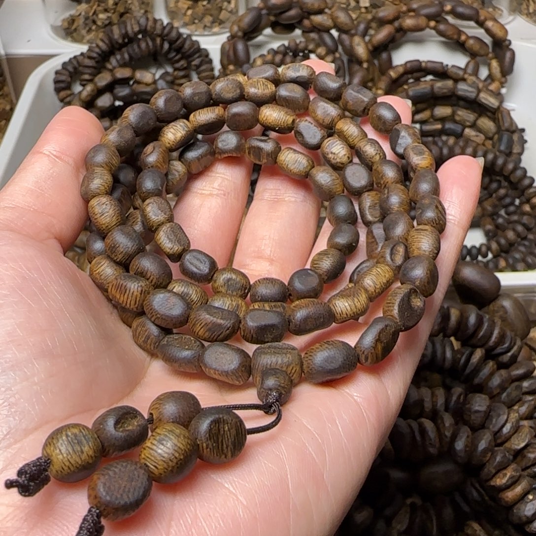 亭***前沉香手串多圈高油老料紫罗兰20克+