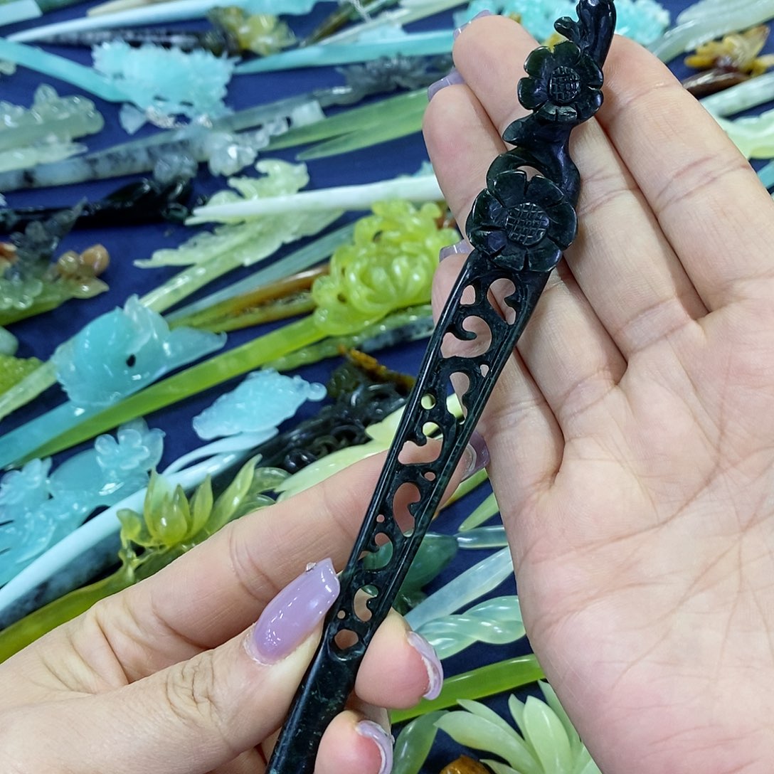蛇纹石玉发簪未镶嵌
