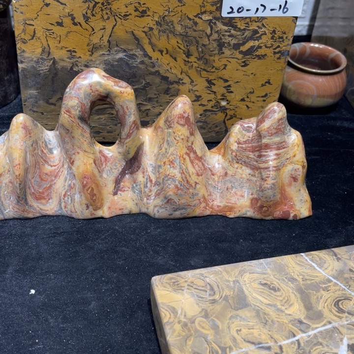 L***g玉化笔架山笔架山