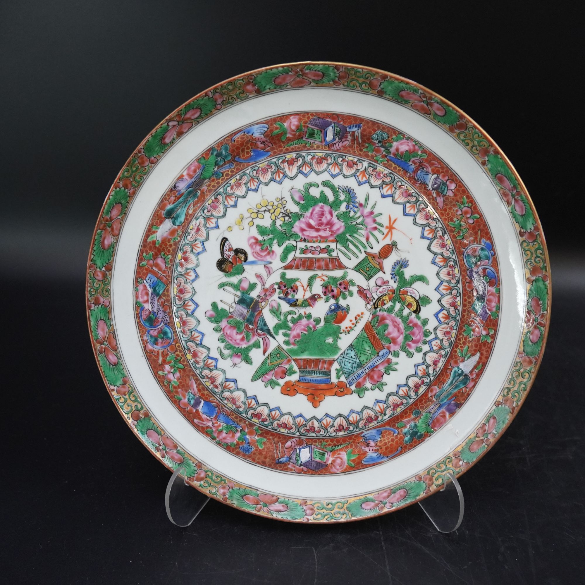 Lot.25110184清咸丰广彩博古花卉赏盘 直径：约24.4cm