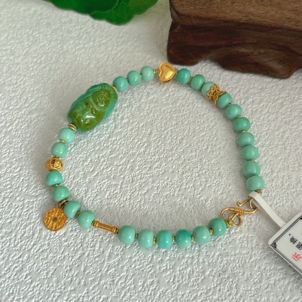 1999天然绿松石老型18K手链4.5mm左右，兔兔桶珠约10×16，长约18