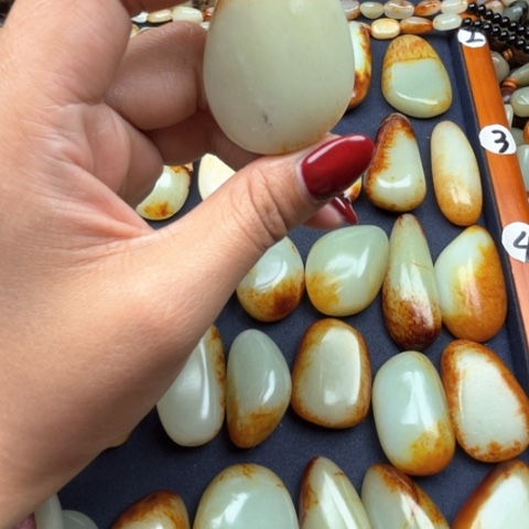 和田玉颈饰未镶嵌戏*