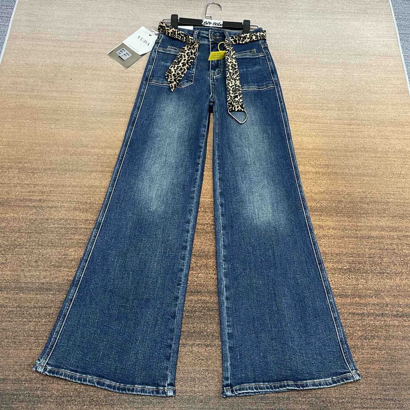 #B10-8860 高品质 蓝色个性不贴腿喇叭裤 配腰带 高弹（不换退）