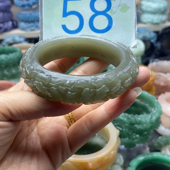 未镶嵌手镯石英岩玉