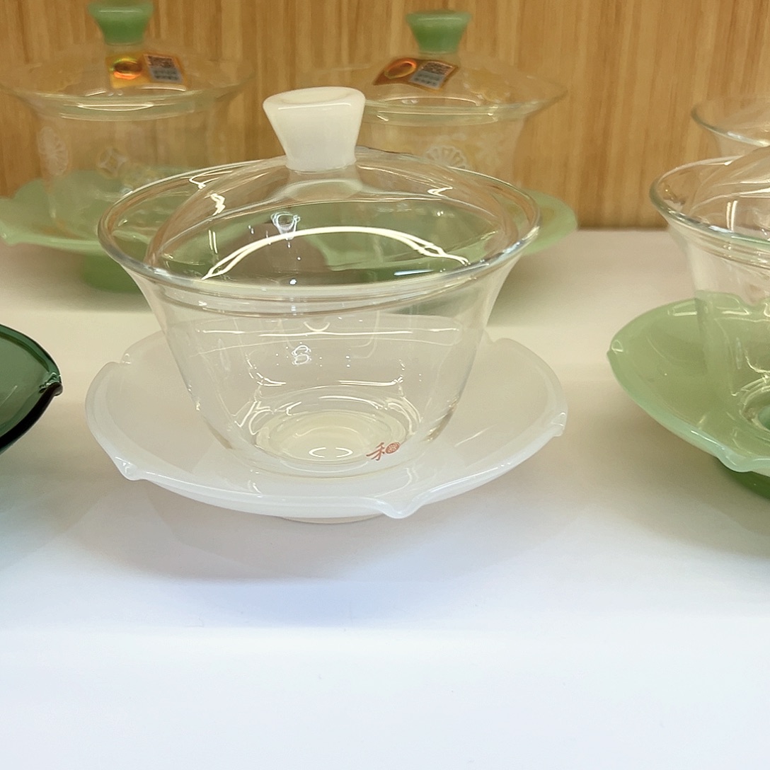 荷叶盖碗白玉色。。。。