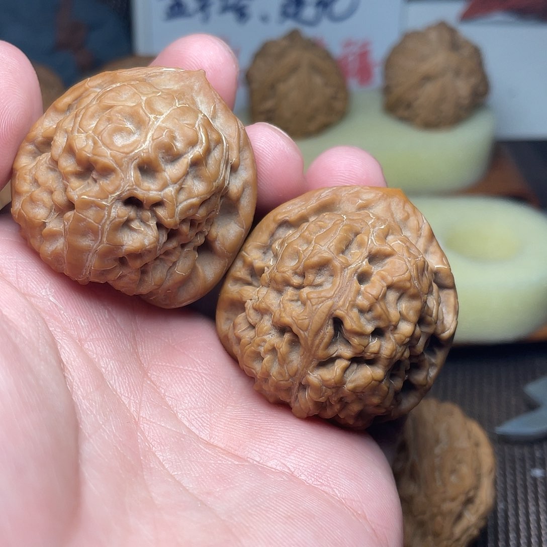 文玩核桃把件大*胖金字塔