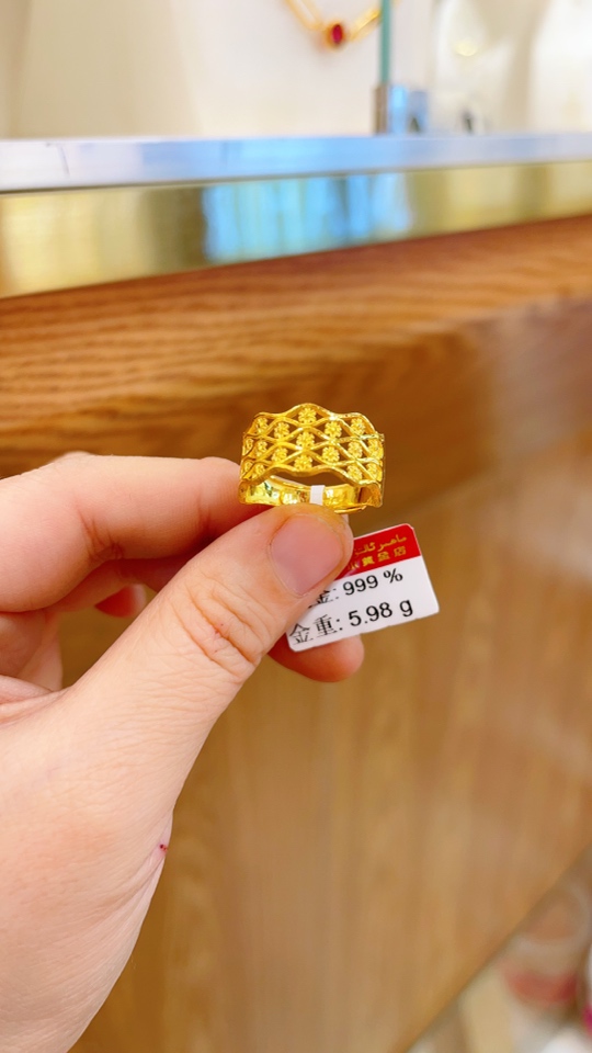 足金戒指5.98克（700/克）实心 活口
