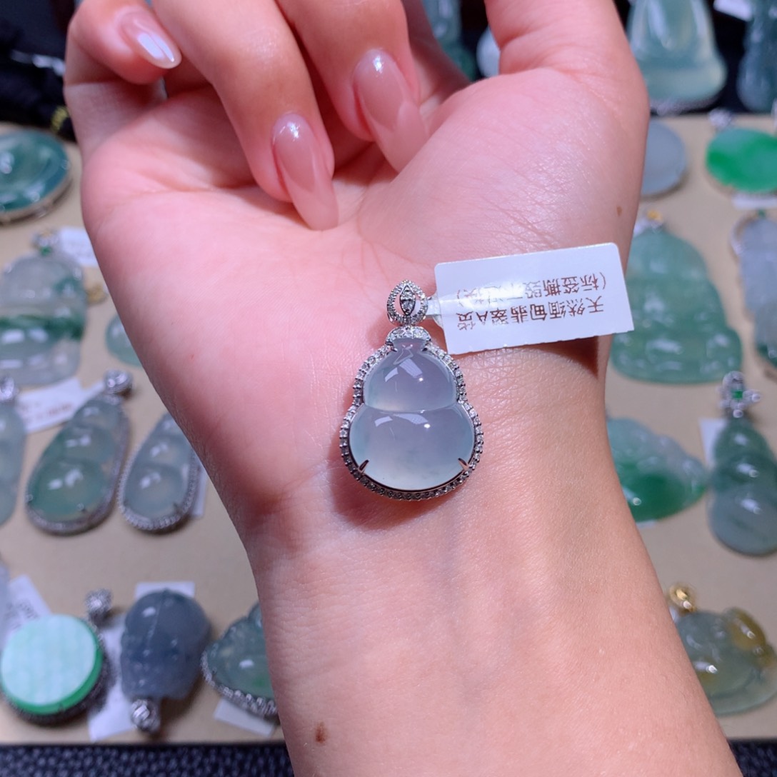 翡翠吊坠(不含链)18K金镶嵌