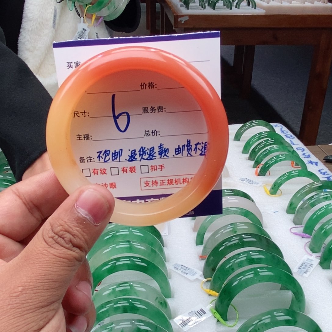 未镶嵌手镯石英质玉会****贤60+