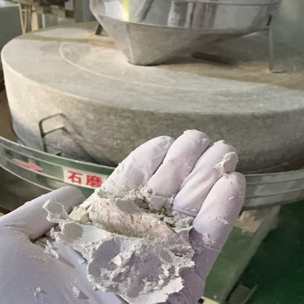 农村自磨全麦石磨面粉无任何添加剂