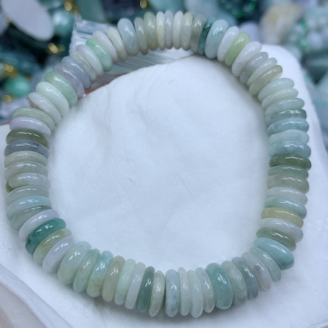 翡翠颈饰未镶嵌手串