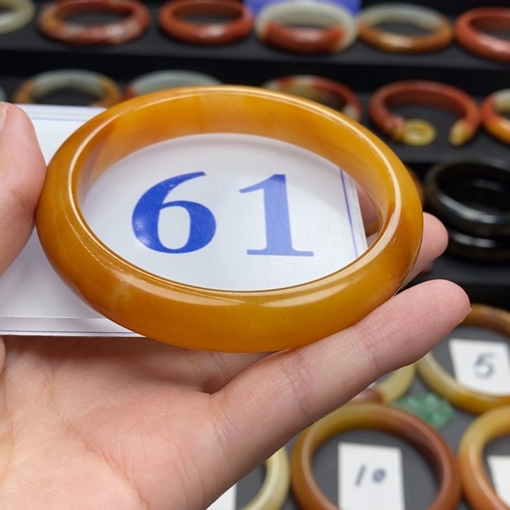 石英质玉（黄龙玉）手镯未镶嵌