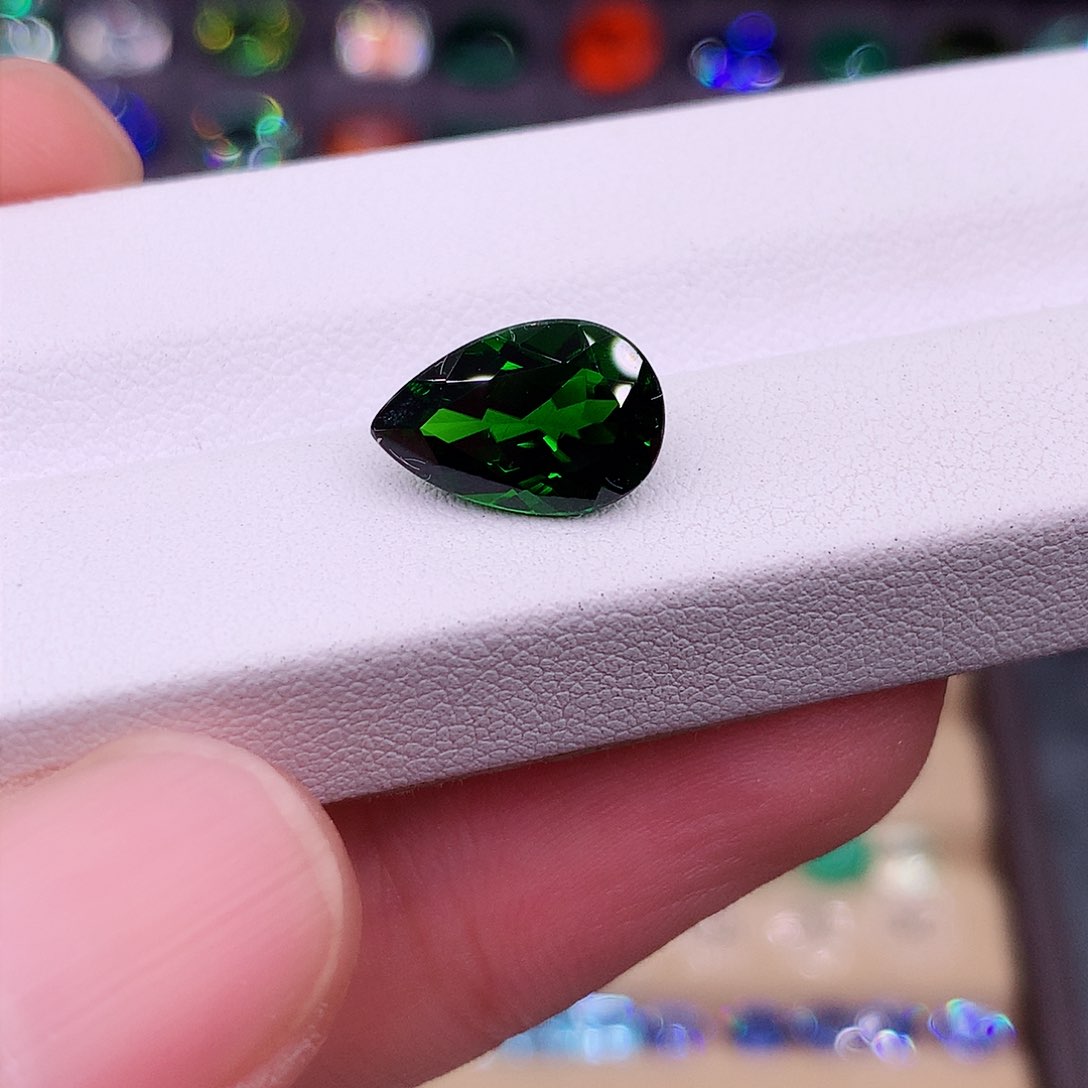 裸石透辉石未镶嵌