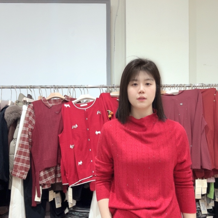 君****芮娜依莲芮娜依莲
