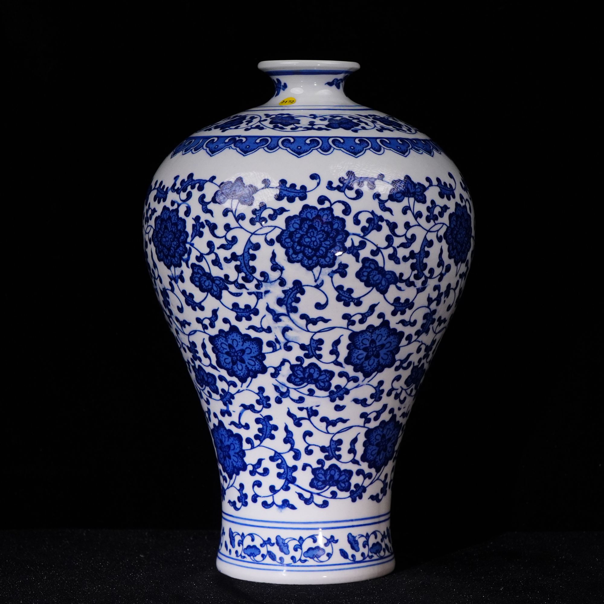 Lot8-C青花缠枝莲纹梅瓶-乾隆年制款高31cm-GW12280006001080