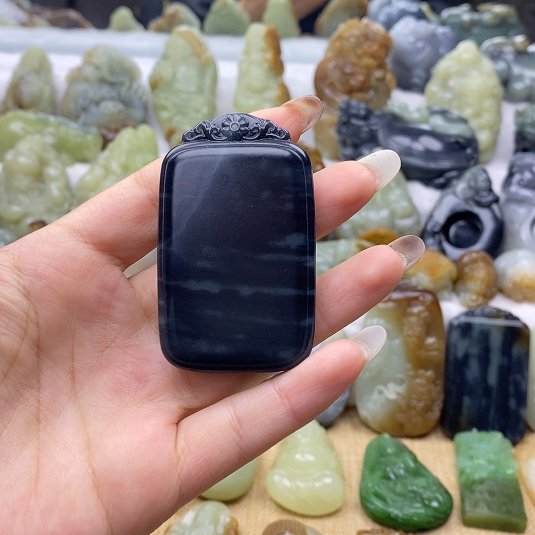 和田玉未镶嵌颈饰