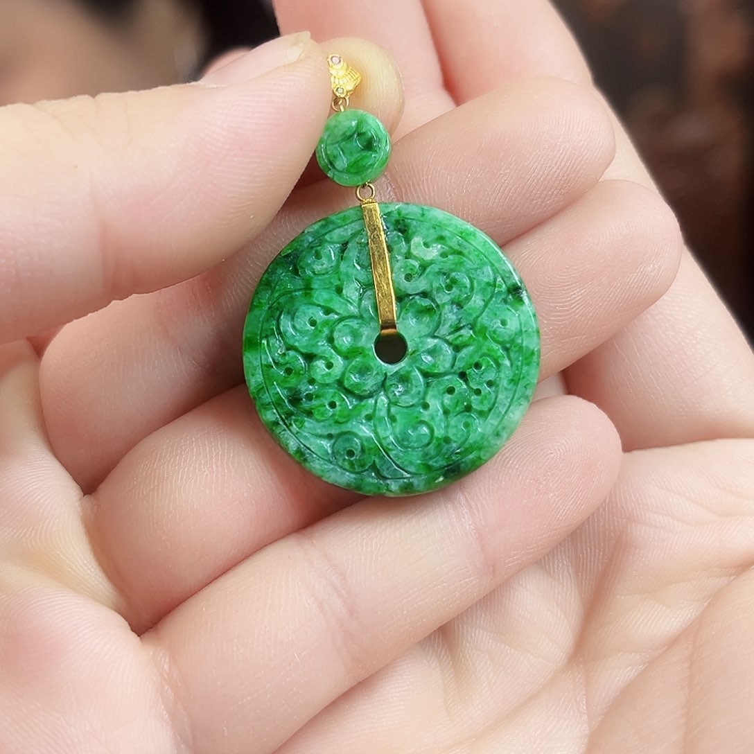 翡翠颈饰18K金镶嵌吊坠