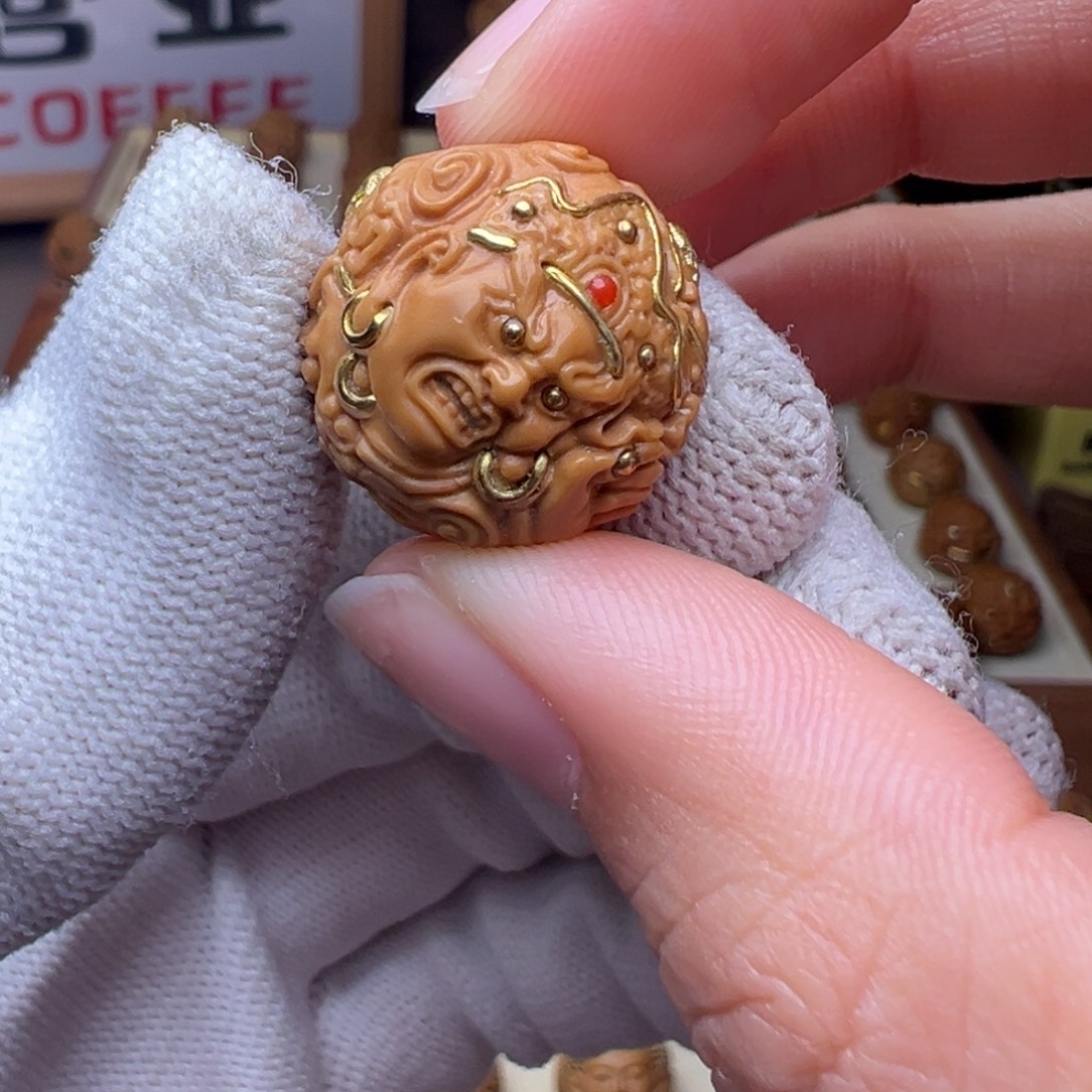 把件猴头核桃镶嵌款四大天王全品有正常封口线