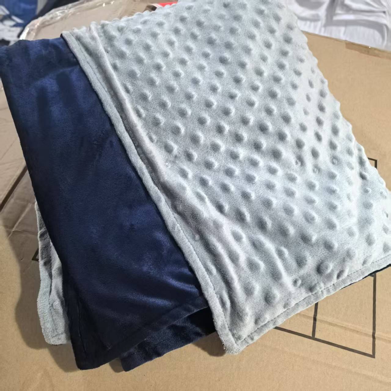 浅灰AB两面豆豆款被套，120*180