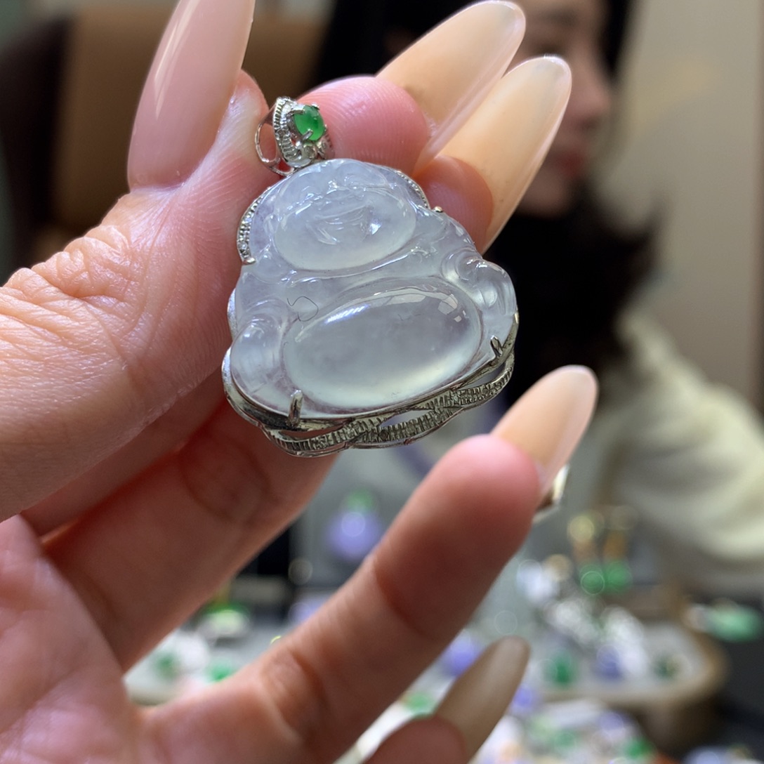 颈饰18K金镶嵌翡翠