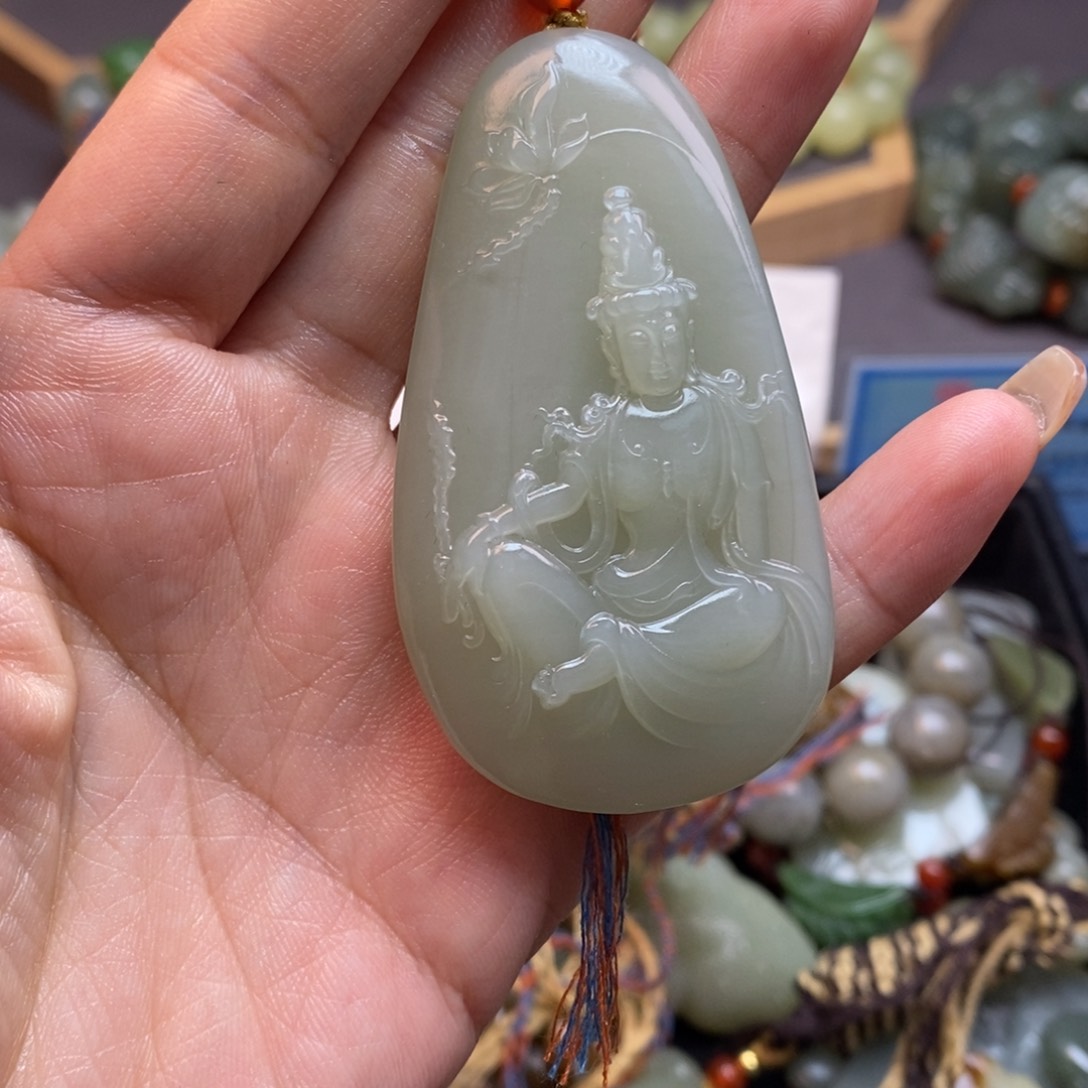 和田玉颈饰未镶嵌