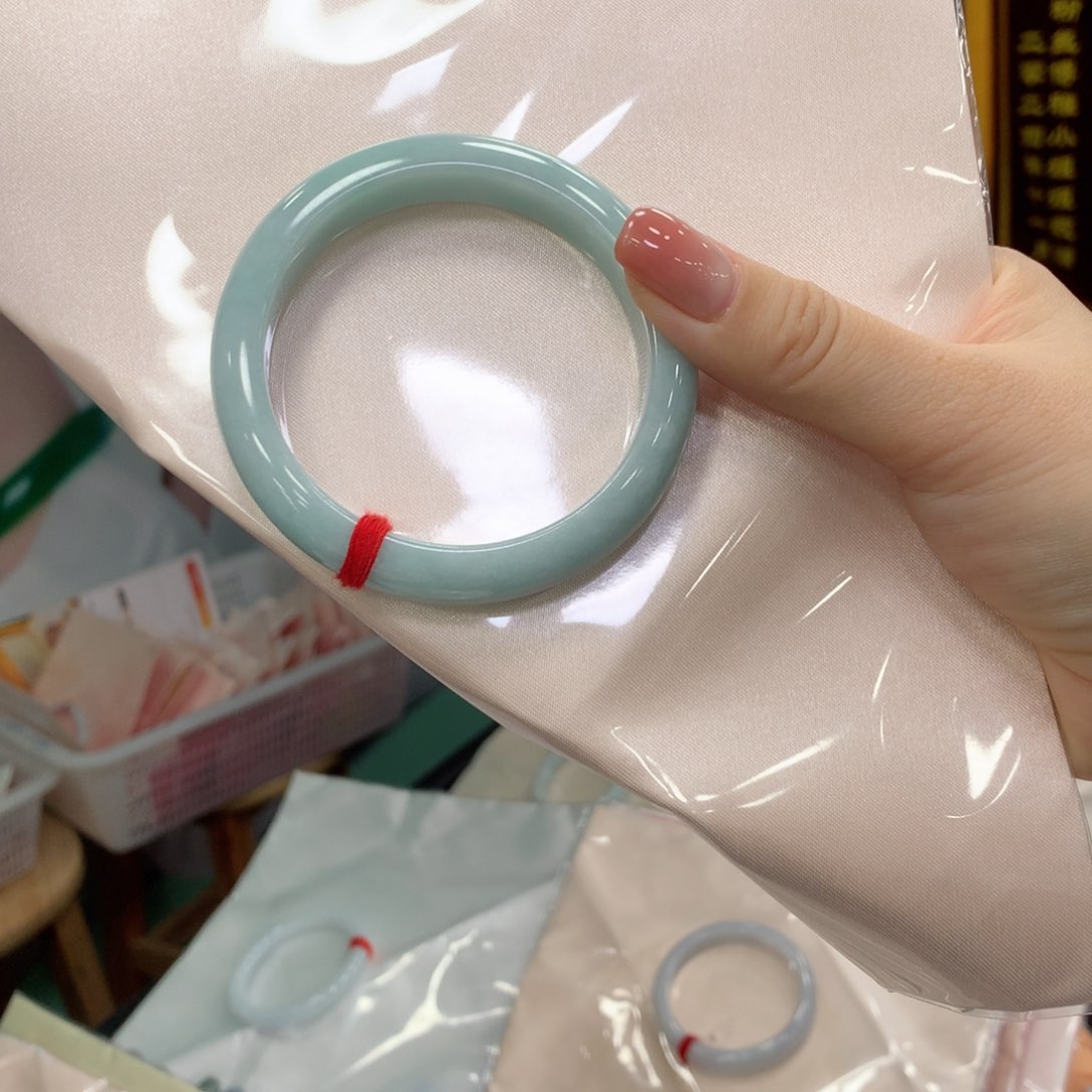 翡翠手镯未镶嵌一*糖买断