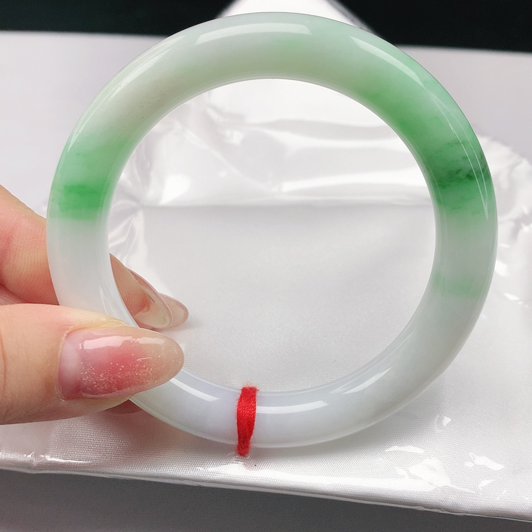 翡翠手镯未镶嵌翡翠066