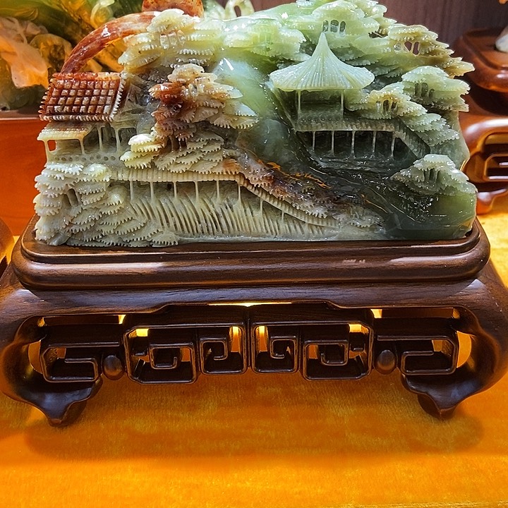 蛇纹石玉（覆膜）珠宝奇石合金