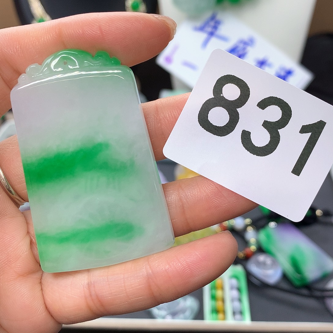 翡翠颈饰未镶嵌我