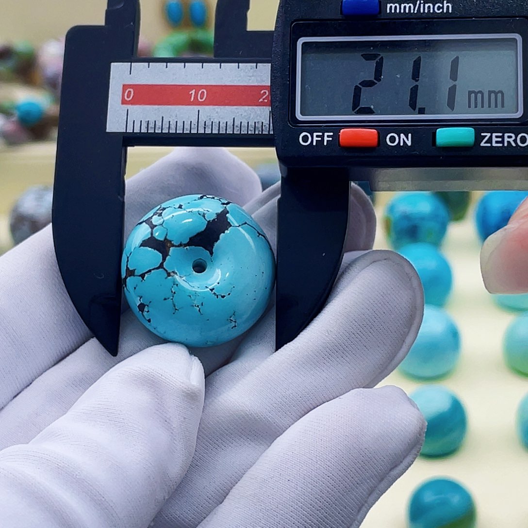 绿松石未镶嵌颈饰