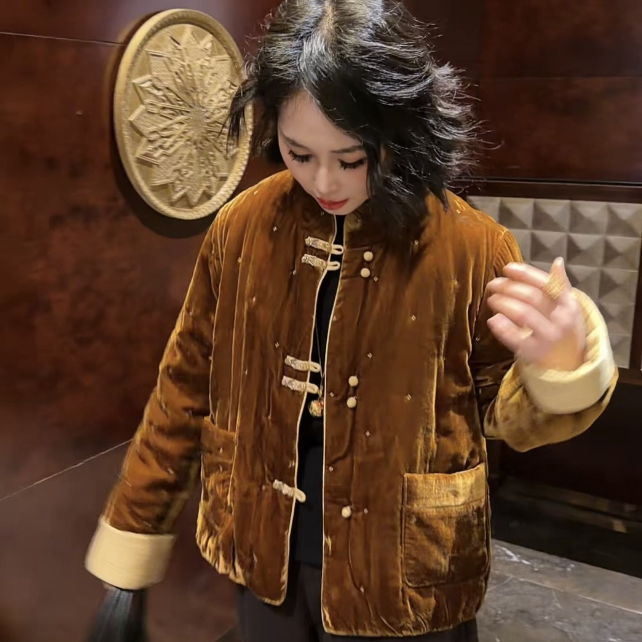 新中式立领正肩丝绒保暖长袖棉服外套