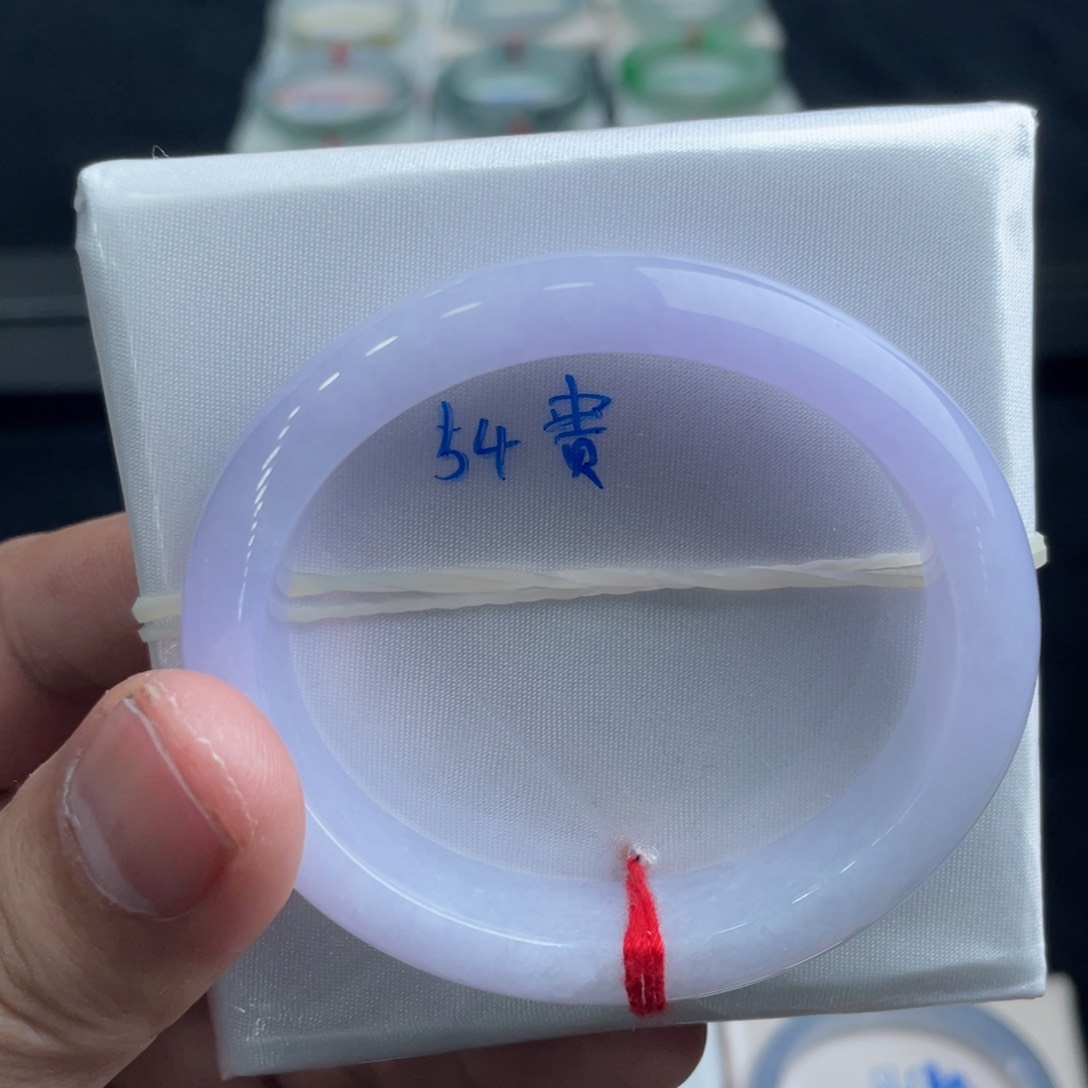 翡翠手镯未镶嵌翡翠手镯