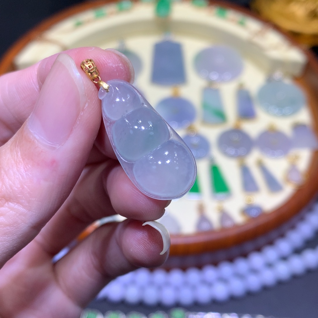 翡翠吊坠(不含链)18K金镶嵌