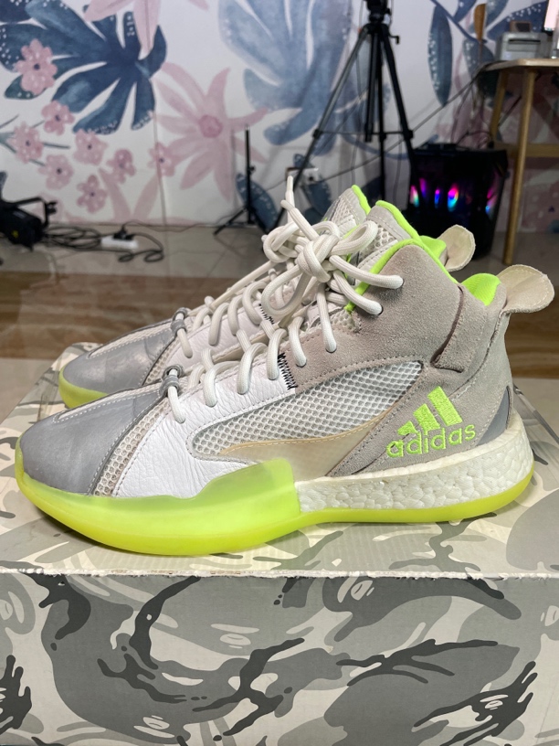 95新 maje 没鞋垫 40.5码250/adidas Posterize 防滑篮球鞋