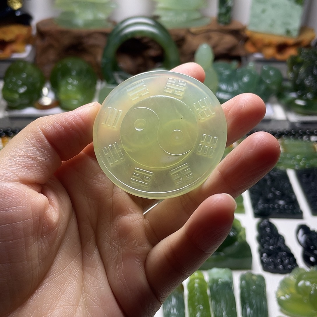 未镶嵌蛇纹石玉颈饰