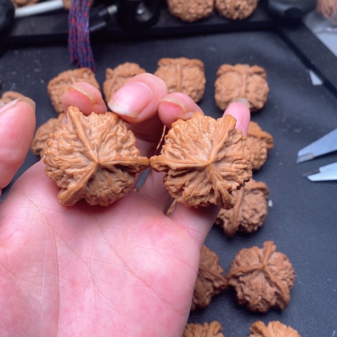 文玩核桃吊坠38球奔