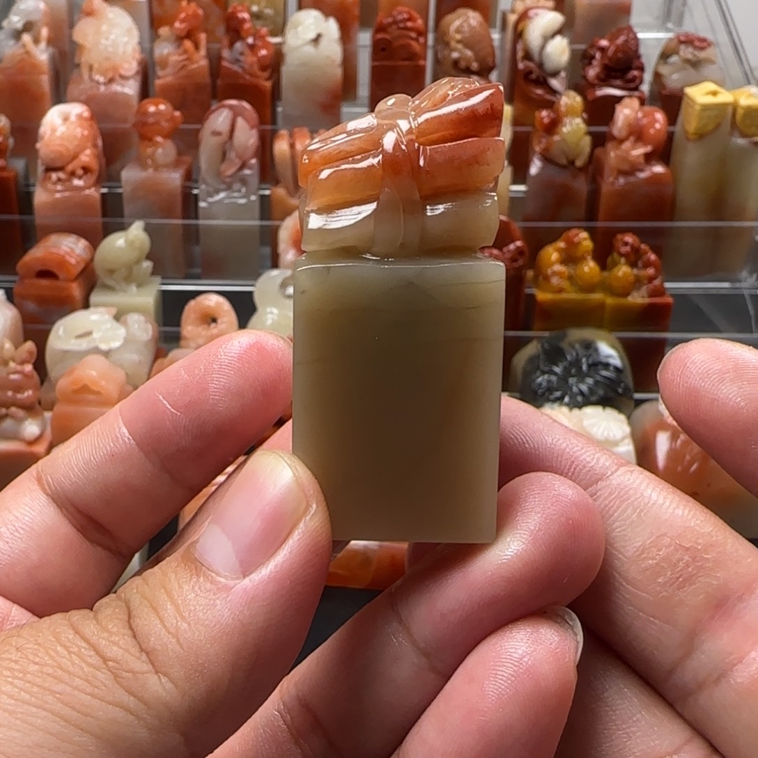 老挝石财  2×2.4×5.3