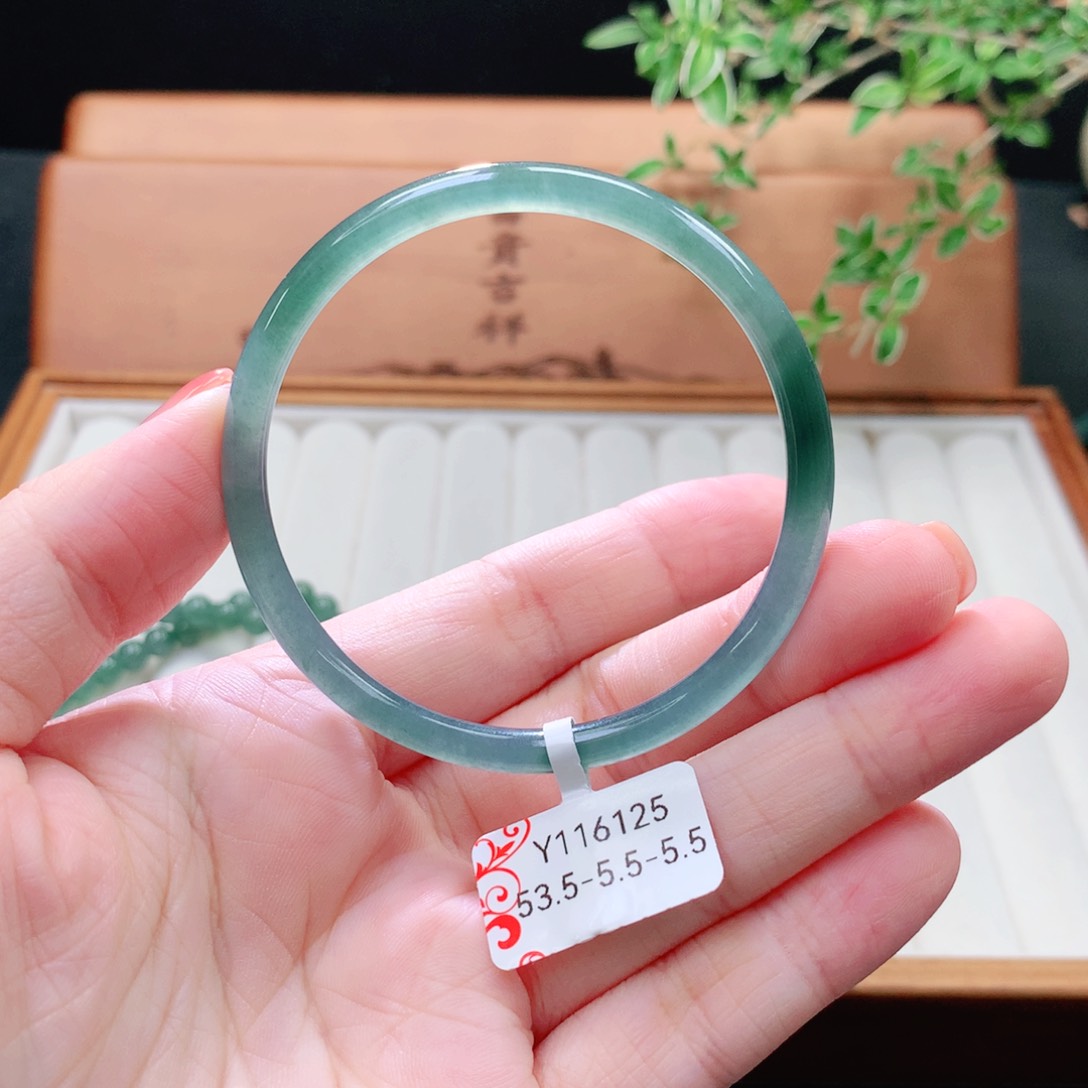 未镶嵌手镯（圆镯）翡翠