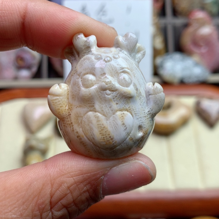 硅化珊瑚（珊瑚玉）颈饰足银镀金镶嵌