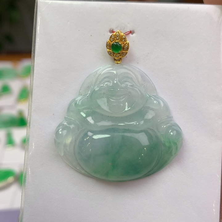 翡翠18K金镶嵌颈饰翡翠