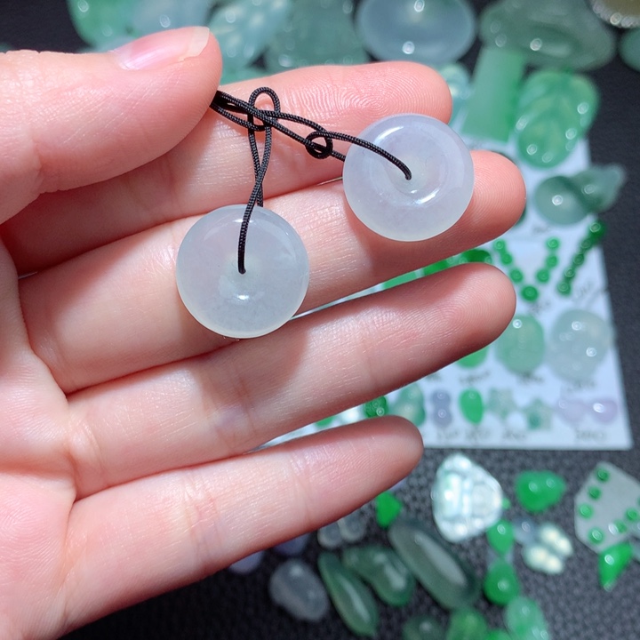 翡翠颈饰未镶嵌翡翠