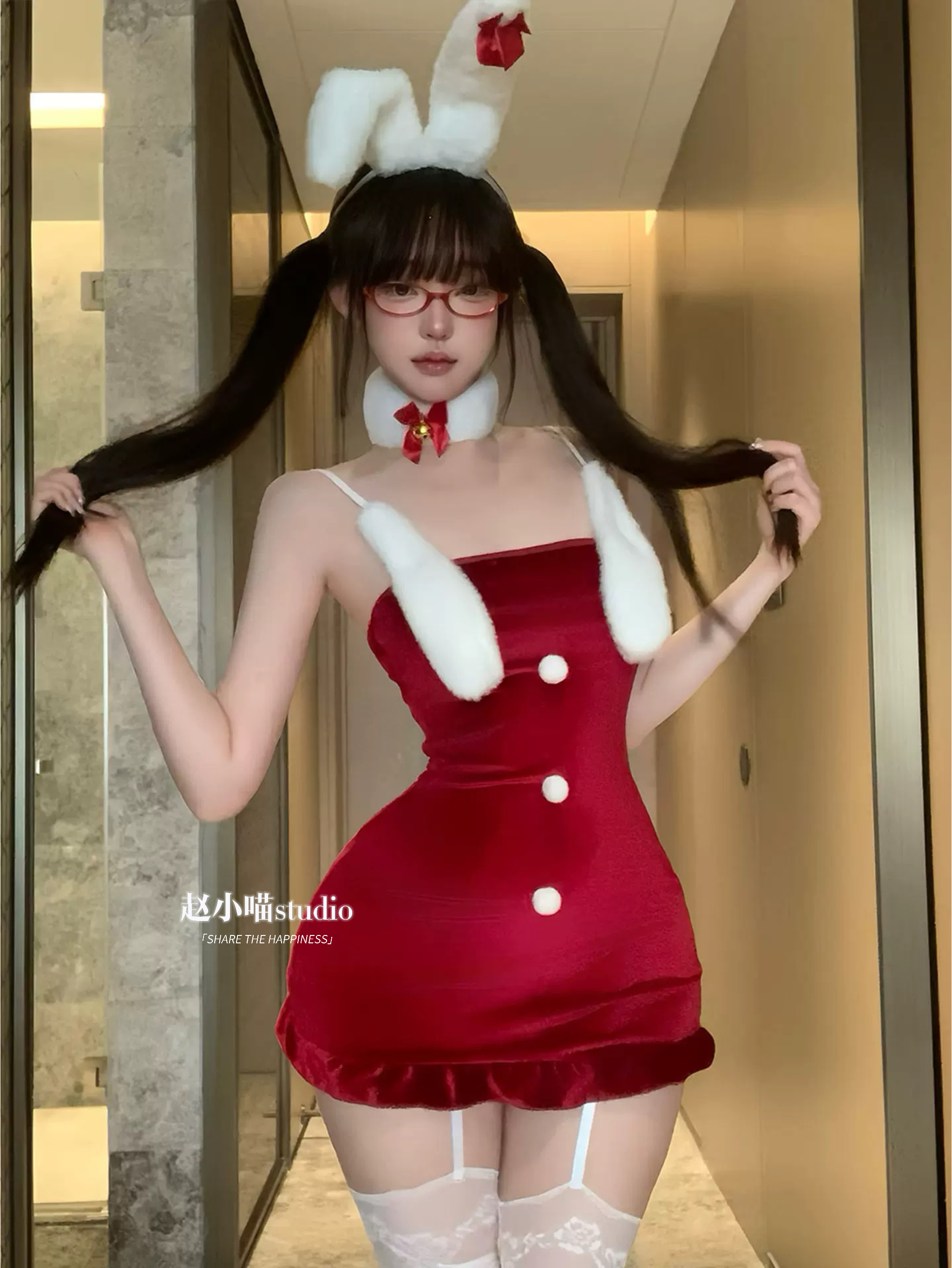 赵小喵圣诞新年氛围【奶盖萌兔】纯欲可爱包臀红色挂脖显瘦连衣裙