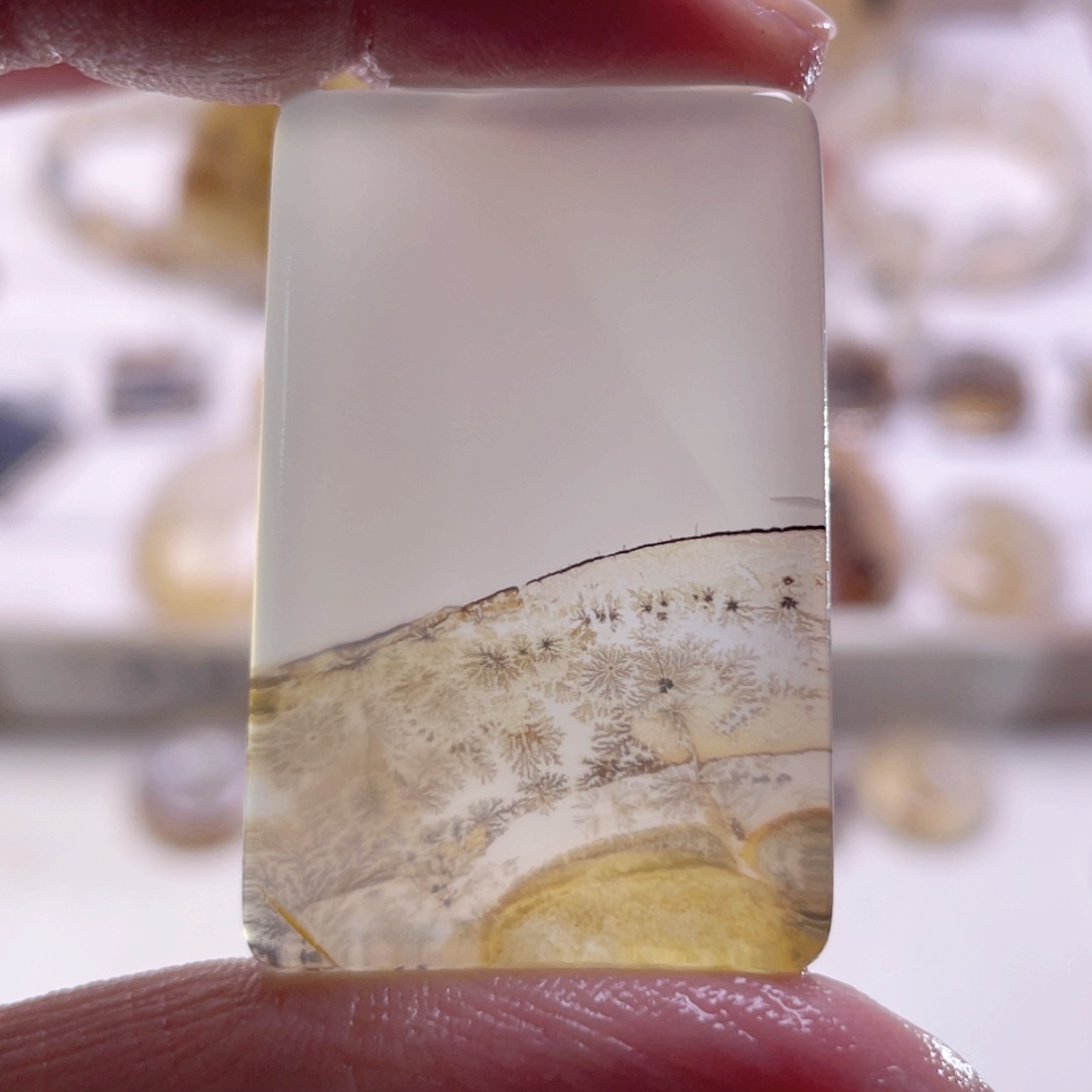 玛瑙/玉髓未镶嵌珠宝奇石