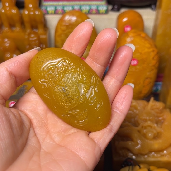 寿山石印石楚*猪题材：工艺品