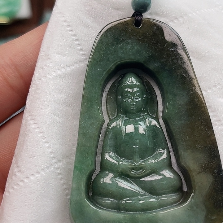 翡翠未镶嵌颈饰挂件