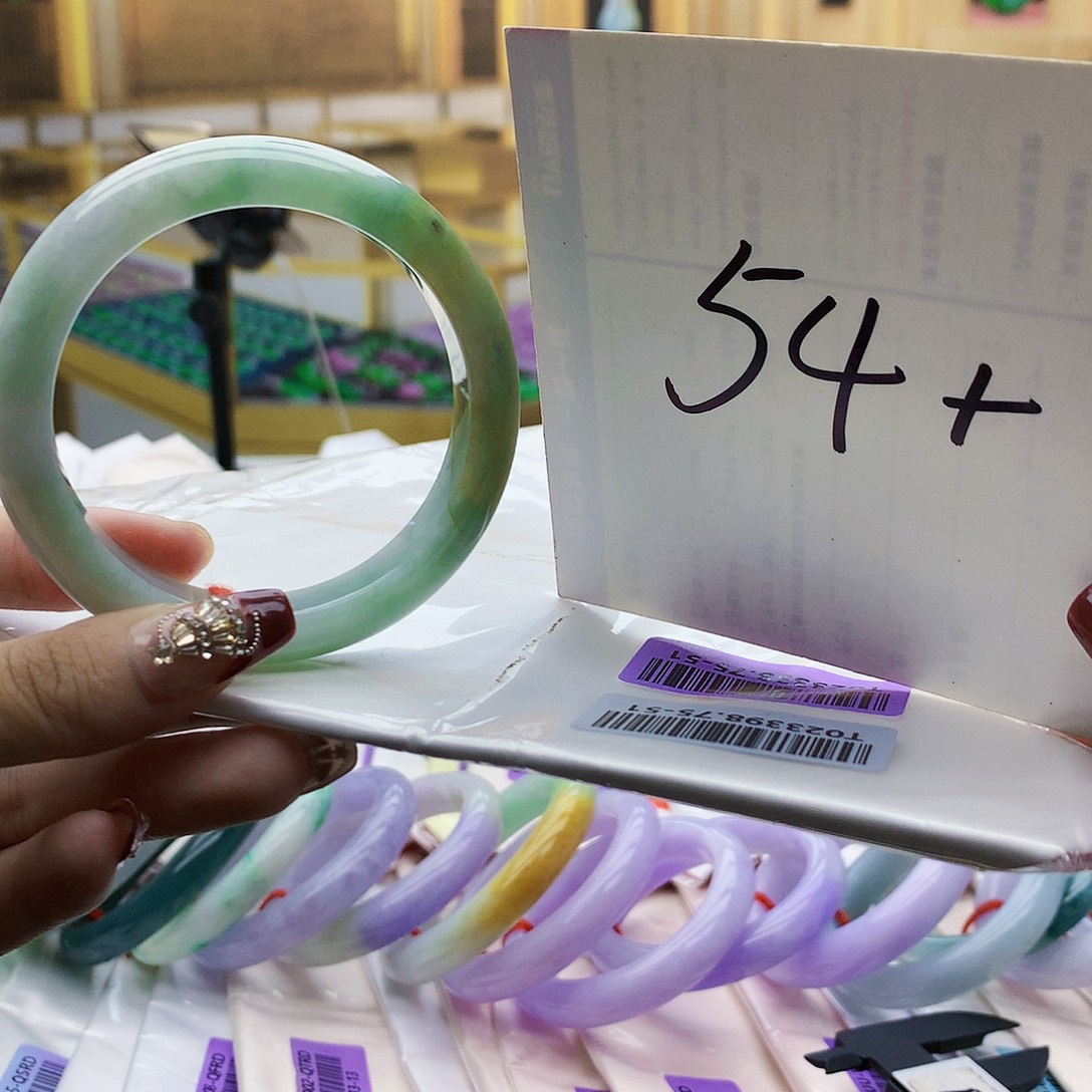 翡翠未镶嵌手镯bb