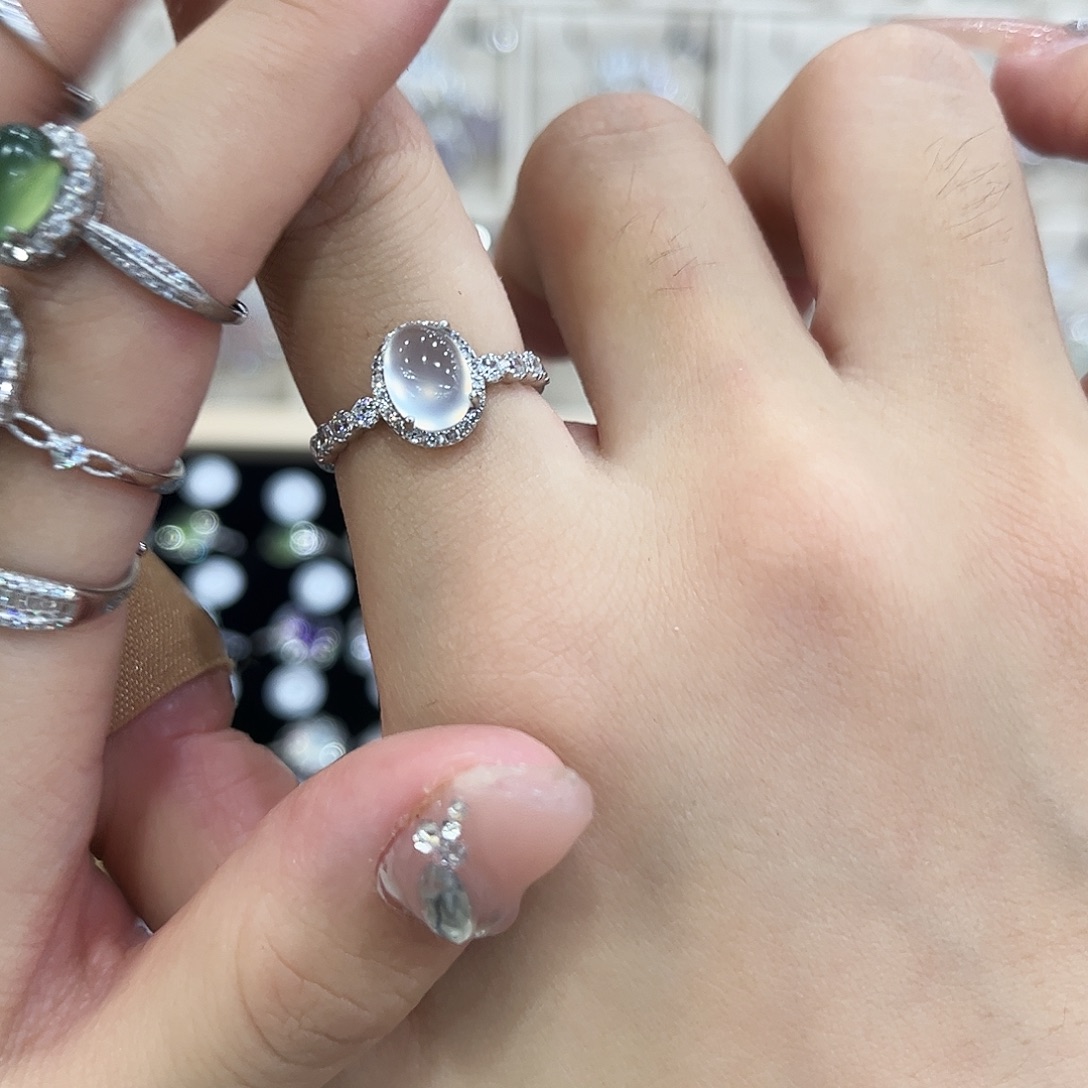 吸****岫玉银S925镶嵌戒指