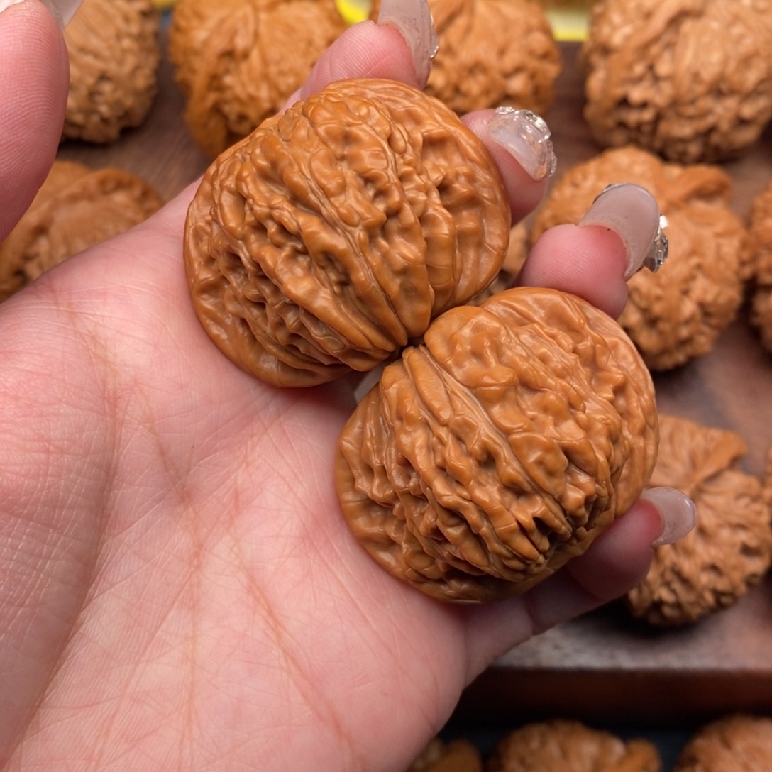 文玩核桃吊坠红皮平谷楼41